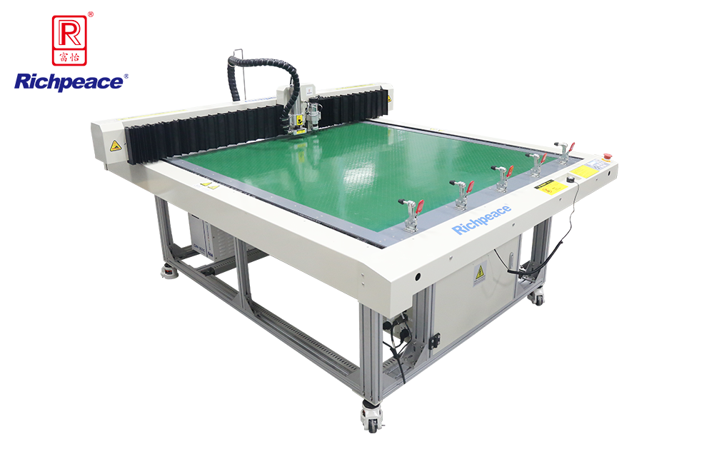 Computer cutting store machine